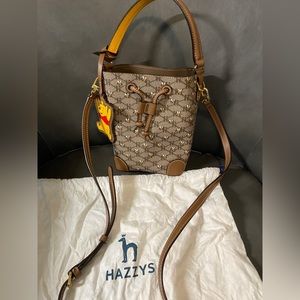 Korean brand Hazzys crossbody bag